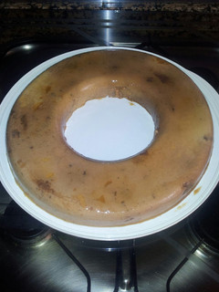 Una foto de flan de bizcocho de chocolate