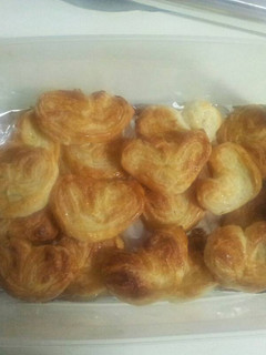 Una foto de Palmeritas y croissant