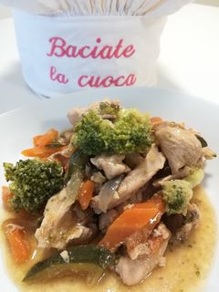 Foto di Spezzatino di pollo con verdure