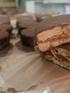 Una foto de Alfajores marplatenses