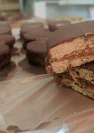 Una foto de Alfajores marplatenses