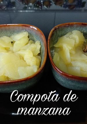 Una foto de Compota de manzana en microondas