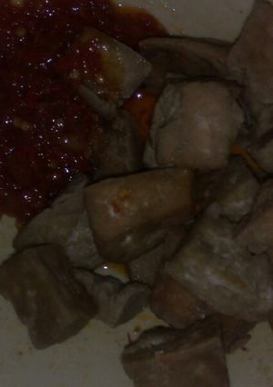 A picture of Awara with sauce.