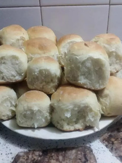 Una foto de Minis Bollos de limón 🍋