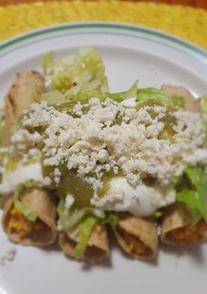 Una foto de Tacos de zanahoria con amaranto y requesón