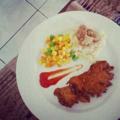 รูปของ Jamur Katsu dgn Pasta Sosis saus Krim