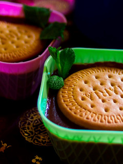 Una foto de Natillas ligeras de chocolate y hierbabuena (Sin huevo)