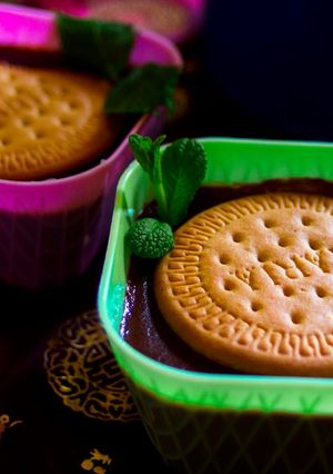Una foto de Natillas ligeras de chocolate y hierbabuena (Sin huevo) 