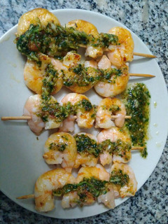 Una foto de Brocheta de langostino