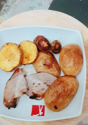 Una foto de Papa al horno con secreto de cerdo