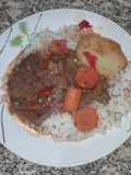Bifes a la cacerola con arroz