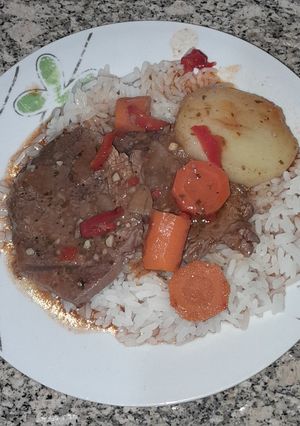 Una foto de Bifes a la cacerola con arroz
