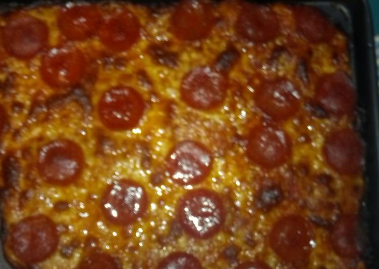 Recipe of Homemade Pepperoni Pizza