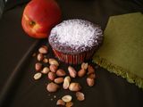 Magdalenas de chocolate con melocotón y cacahuetes