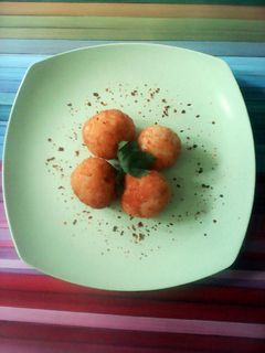 Foto resep Nasi Bulat Goreng Isi Sosis Boncabe