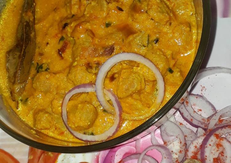 Recipe of Favorite Soya chunks curry