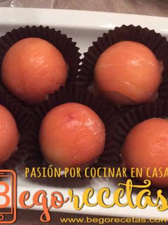 Foto principal de Bombones de salmón y queso cremoso con nueces