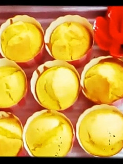 बनाना कप केक (Banana Cup Cake Recipe In Hindi) रेसिपी मुख्य फोटो