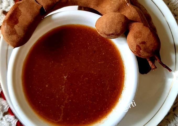 चिंच सॉस (chinch sauce recipe in marathi) रेसिपी चे मुख्य फोटो 