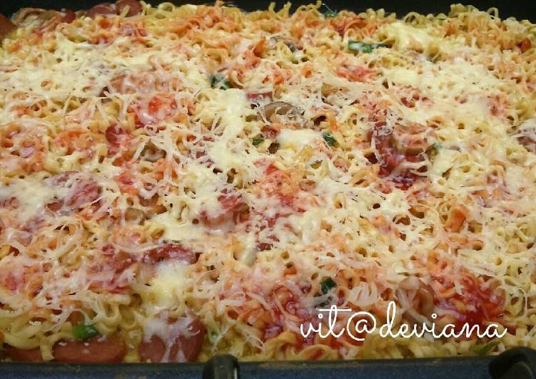 Resep Pizza Mie Sosis Jamur Mozarella yang Menggugah Selera