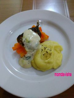 Foto resep Salmon grill cheese sauce with creamy mashed potato