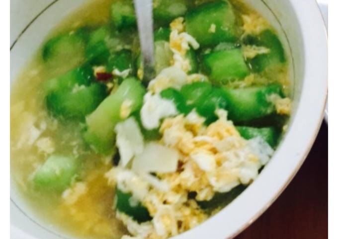 Resep Soup Oyong Telur Simple ala NOVA’SKITCHEN Yang Enak