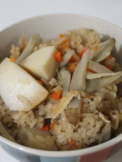 Una foto de Kayaku Gohan (かやくご飯)