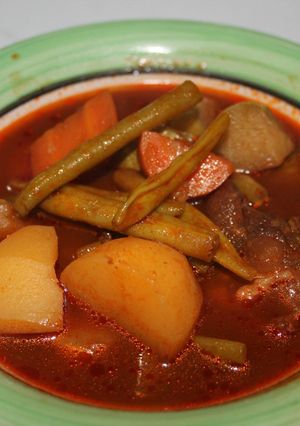 Una foto de Mole de Olla (Caldo de Res Picante - Hot Beef Stew)
