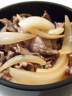 Una foto de Gyudon (牛丼) 2015