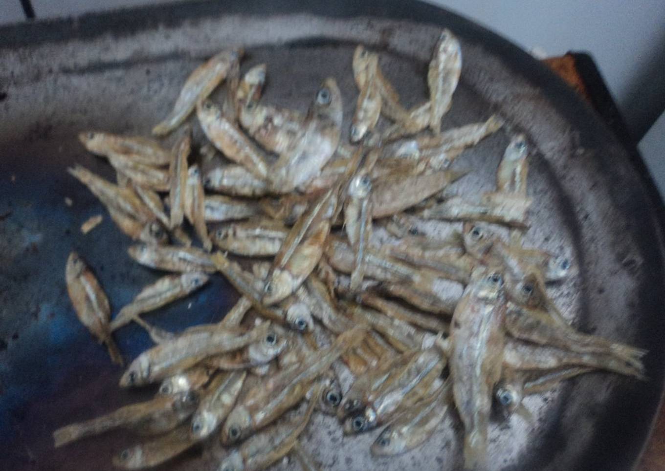 Charales asados con tequila, sangrita, sal de gusano y limón el geras