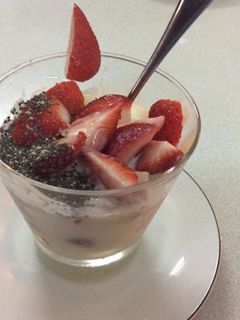 Hình của món Smoothies dâu và sữa chua đậu nành.