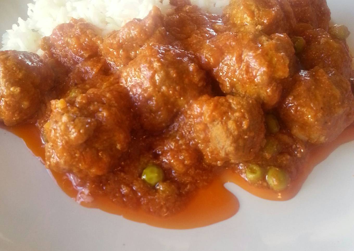 Meatballs and tomato sauce.