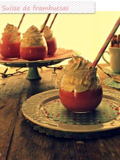 Una foto de Petit suisse caseros de fresa