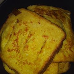 A picture of French Toast.