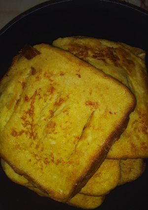 A picture of French Toast.