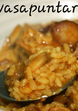 Una foto de Arroz meloso con solomillo y portobello al whisky 🍷 🥩 💚