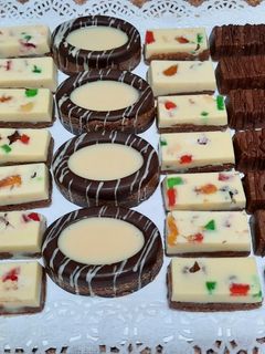 Una foto de Galletas deliciosas sin horno de chocolate en 5 minutos