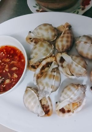 Hình của món Ốc tỏi nướng mắm tiêu đen.
