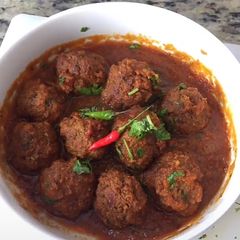 A picture of Speicy kofta curry iftar special.