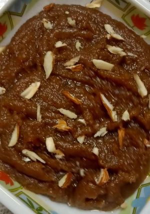 आटे का हलवा (Aate ka halwa recipe in Hindi) रेसिपी मुख्य फोटो
