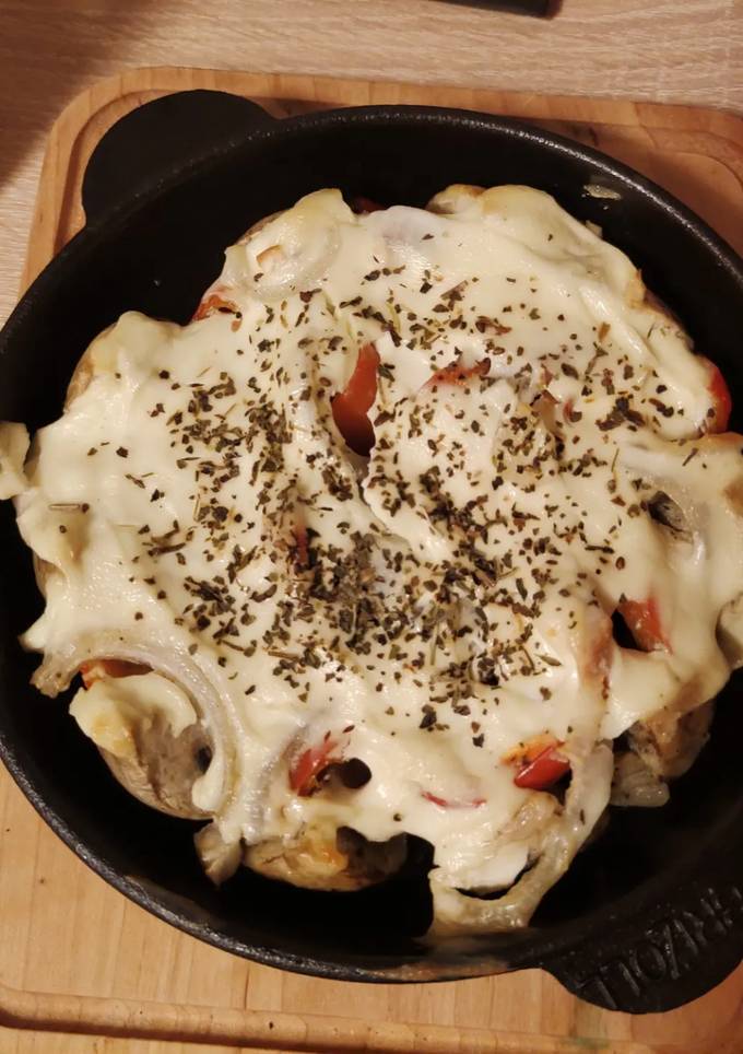 Печений салат з грибами