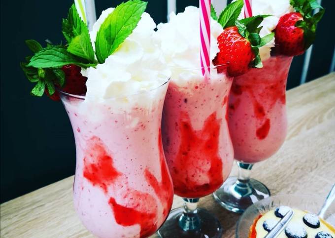 Erdbeer-Frappe wie vom Eiscafe 😍 Rezept von Vivi - Cookpad
