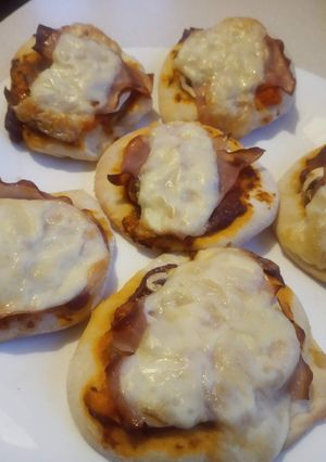 Zdjęcie przepisu Puszyste pizzerinki.