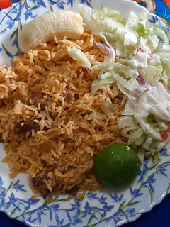 A picture of Somali rice (isku-karis).