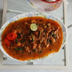 A picture of Chicken tikka masala.