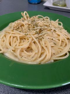 Una foto de 🍝 Espaguetis carbonara