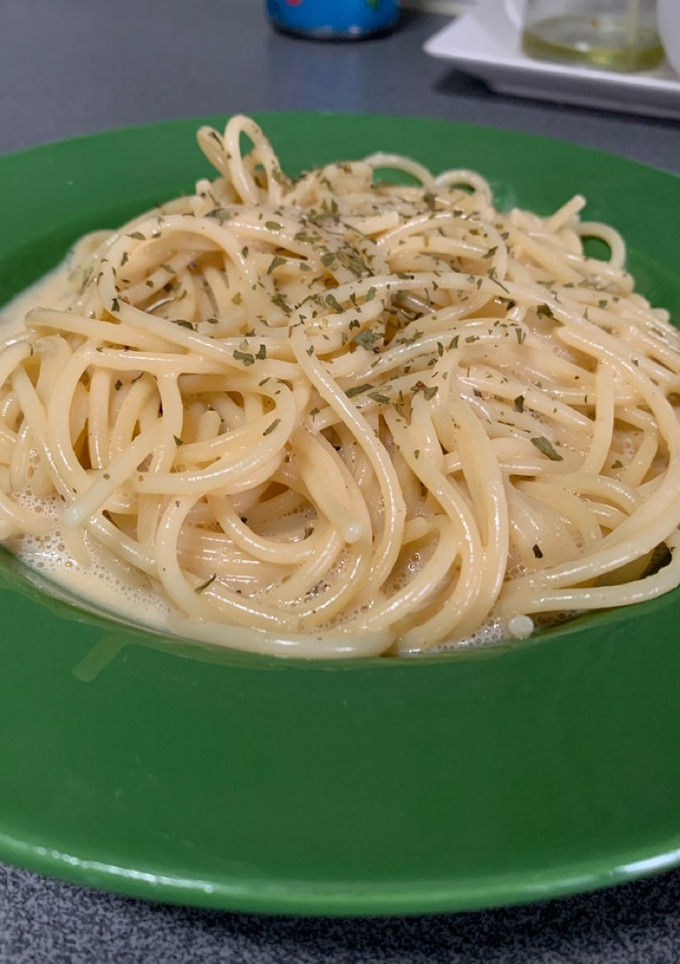 Una foto de 🍝 Espaguetis carbonara