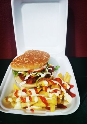 Una foto de Hamburguesa de salchichón