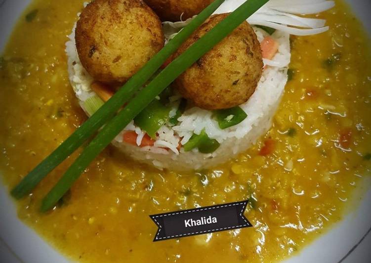 Daal Masoor with egg fried rice and potato,rice balls