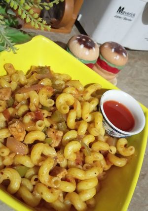 A picture of Smoky pasta with Desi touch.